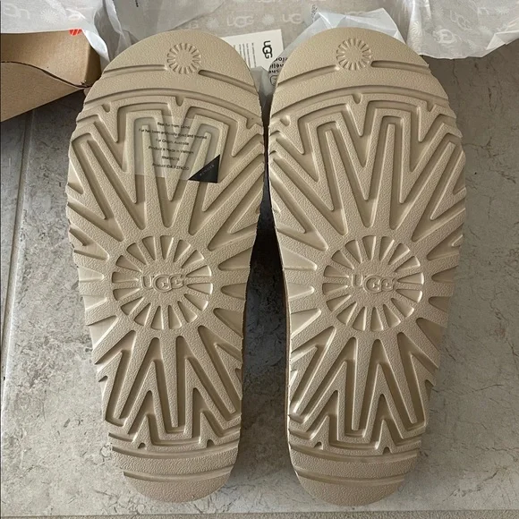 UGG Greenport Slides BEIGE/TAN Women's Blush Slippers NEW - Picture 4 of 5